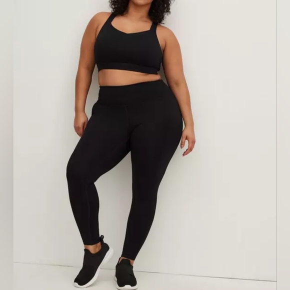 Torrid Low-Impact Wireless V-Neck Active Sports Bra - Picture 6 of 6